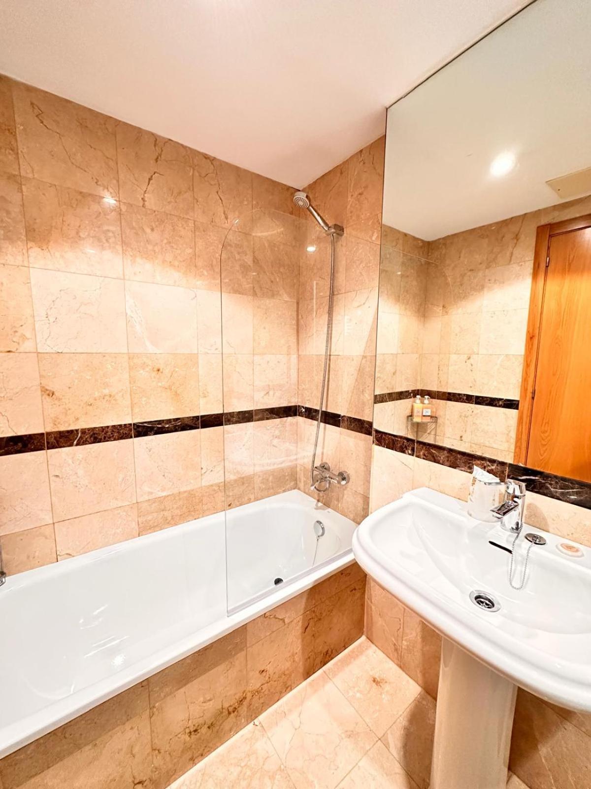 Centrico Apartamento Irmandinos Con Garaje - Homeygalicia 比戈 外观 照片